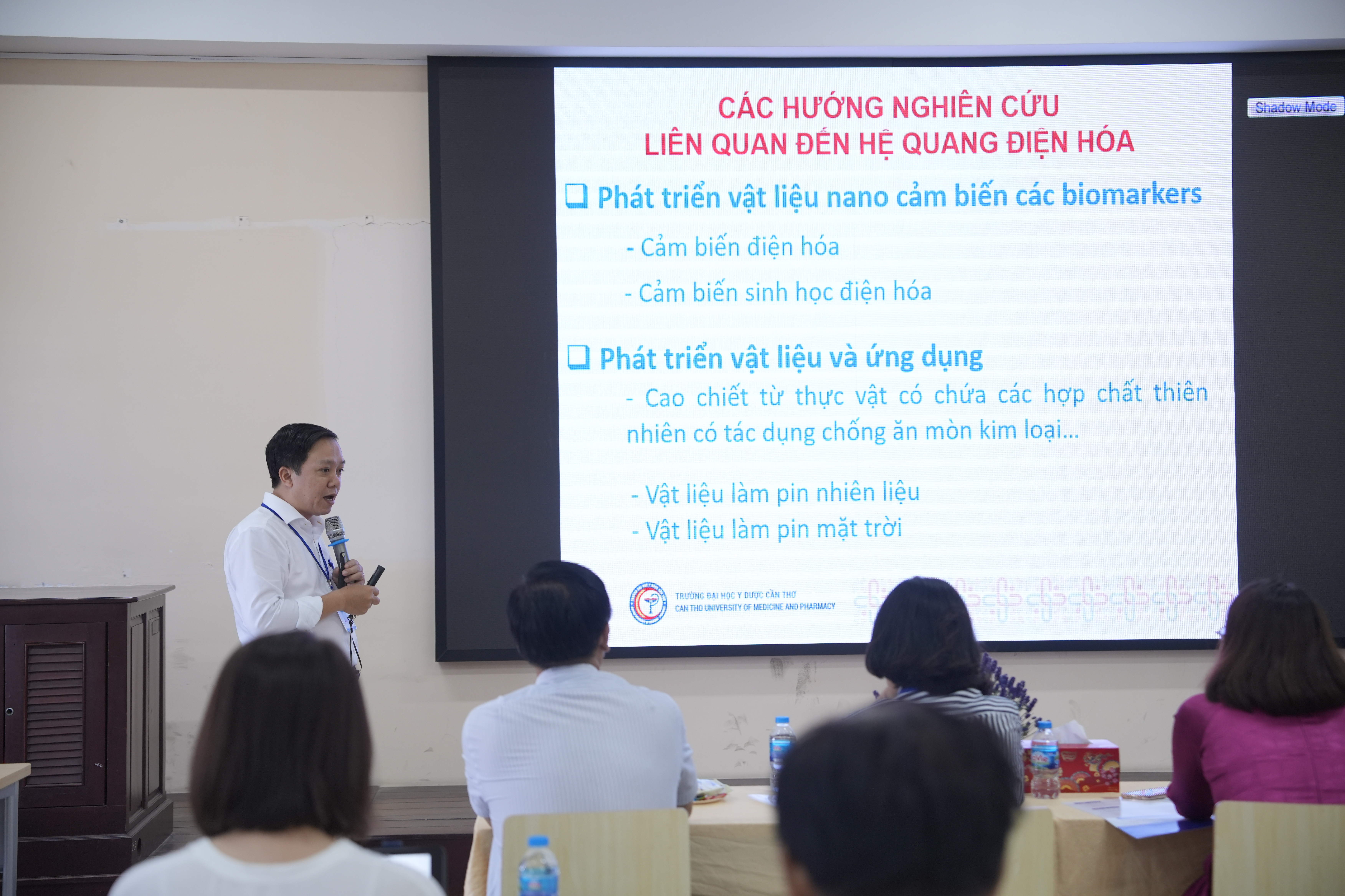 20240404 2 ThS. Nguyễn Hoàng Mến - GV BM Vật lý – lý sinh trình bày báo cáo.JPG